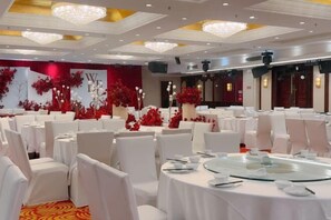 Indoor wedding - Golden Plaza International Hotel (Nanning)