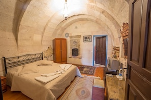 Stone Arch Room | Minibar, individually decorated, individually furnished - Oriental Cave Suites (Nevsehir)