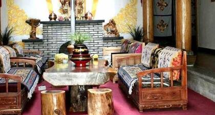 Shangri-la Tibetan Family Inn