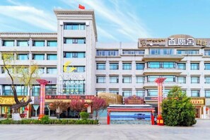 Unclassified image, 4 of 59, button - Jingu Hotel (Lhasa)