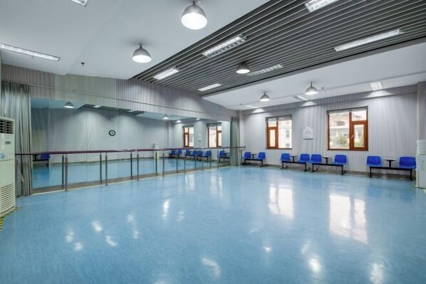 Innendørsbasseng