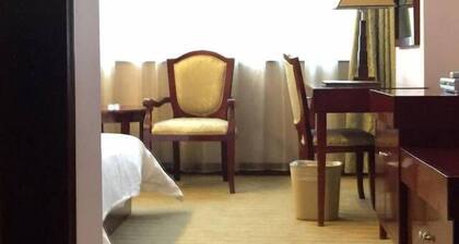 Shenzhen Yuehai Business Hotel