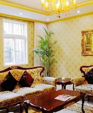 Living area - Zhangjiagang Jiangnan Garden Hotel (Suzhou)