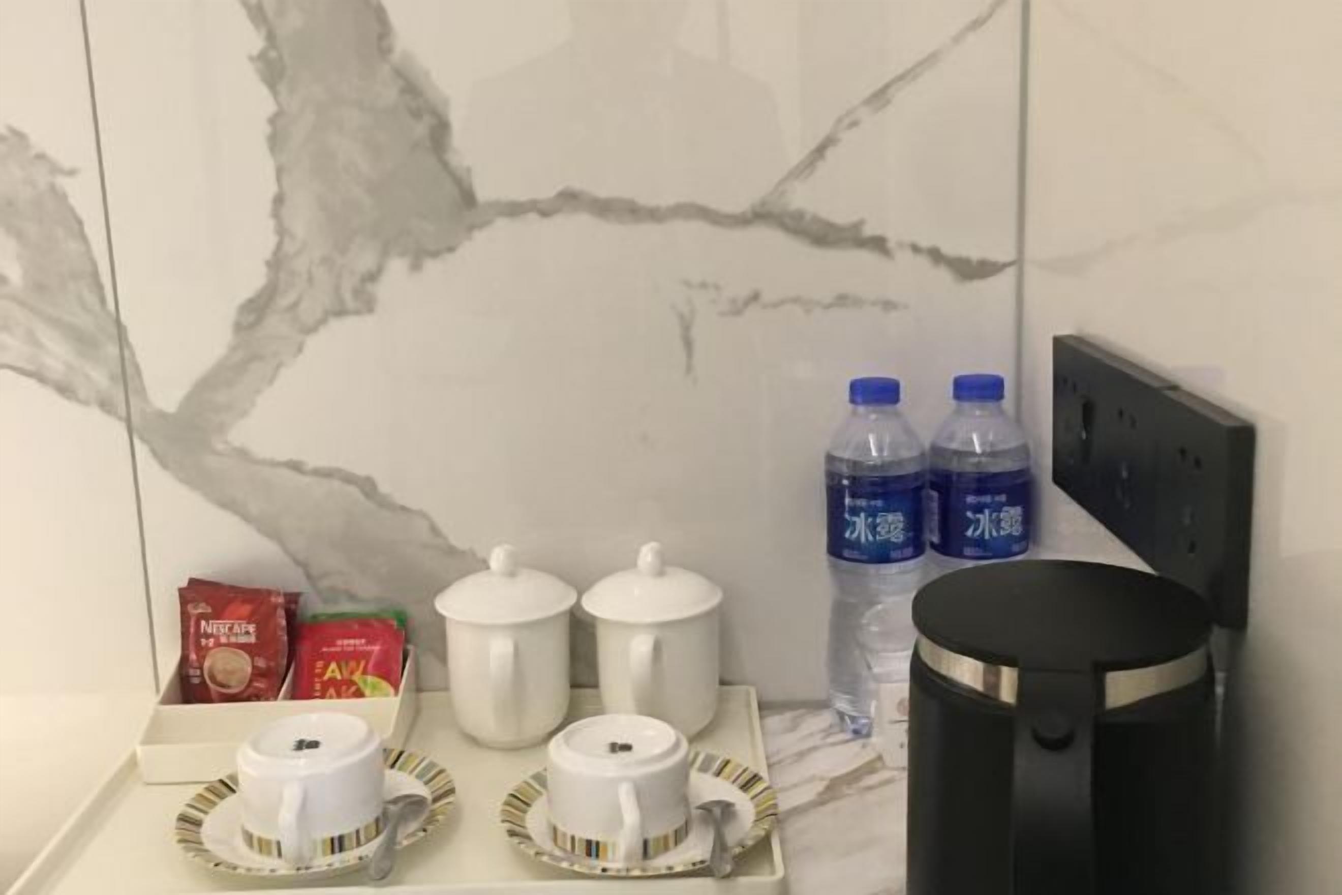 Cà phê và/hoặc dụng cụ pha