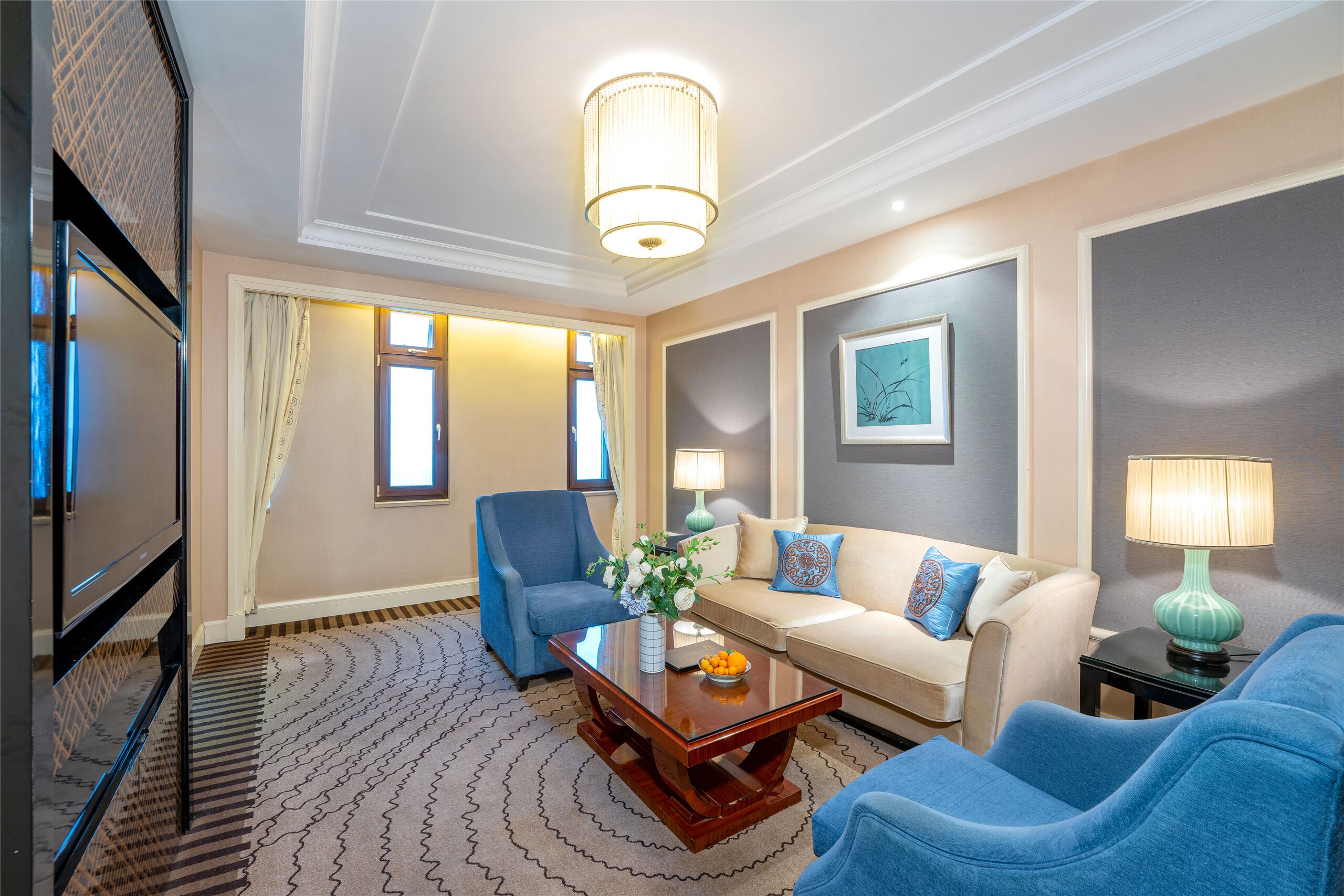 business suite (business suite) | living room | 42-inch lcd tv with satellite channels, tv