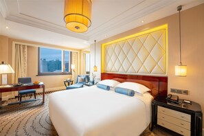 Premium bedding, down duvets, minibar, in-room safe - Yun-Zen Jinling World Trade Plaza Hotel (Shijiazhuang)