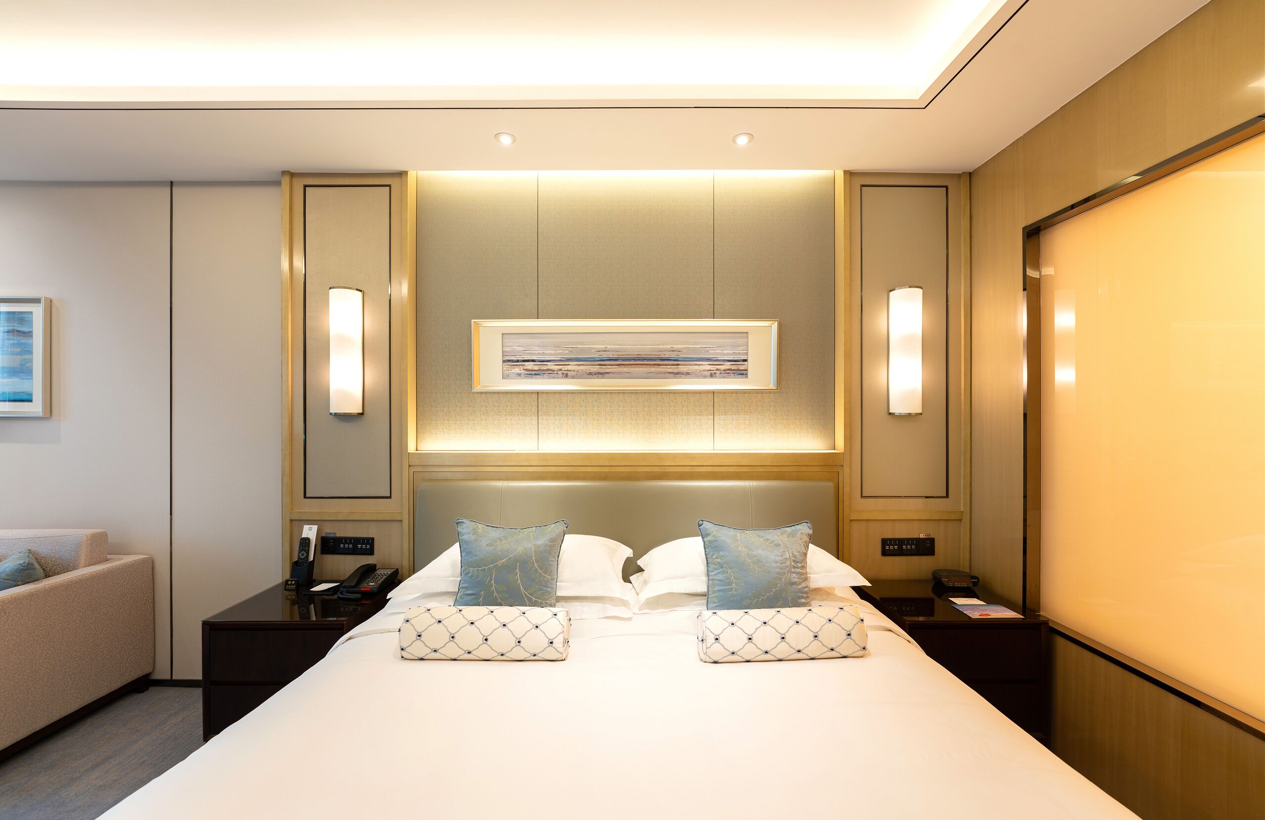 deluxe single room (deluxe room) | premium bedding, down duvets, minibar, in-room safe