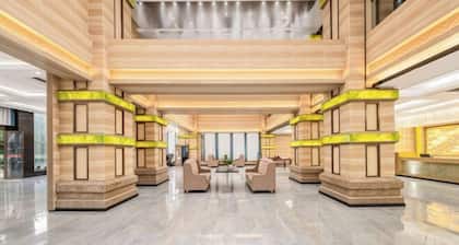 New Horizon Hotel (Luoping Sports Center, Qujing)