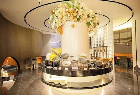 Restaurant. Kunlun Leju Hotel (Wenxian Branch)