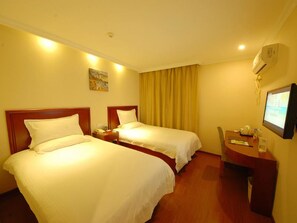In-room safe, blackout drapes, iron/ironing board, free WiFi - Greentree Inn Jiangsu Taizhou Jingjiang Bus Statio (Taizhou)