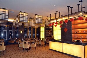 Unclassified image, 4 of 37, button - Vienna International Hotel (Yangzhou Wanda Plaza Libao) (Yangzhou)