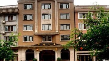 المنشأة من الخارج