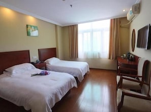 In-room safe, free WiFi