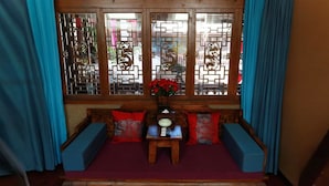Unclassified image, 3 of 24, button - Yunlong Hotel (Lijiang)