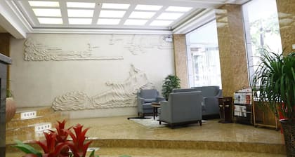 Heluo Sunshine Culture Theme Hotel