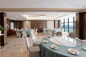 Unclassified image, 3 of 73, button - Jiaqi Landscape Hotel (Chizhou)