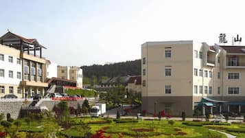 المنشأة من الخارج
