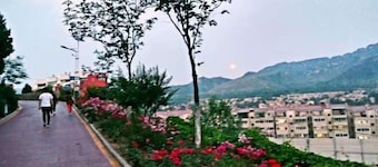 Longshan Hotel
