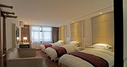 Q+ 365 Fashion Hotel