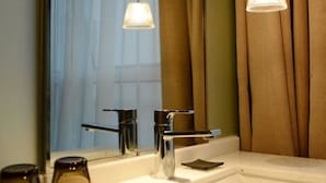 Unclassified image, 2 of 67, button - Xinyu Hotel (Hangzhou)