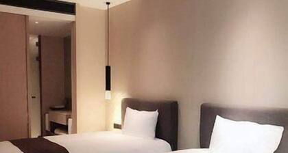 Yitel Hotel