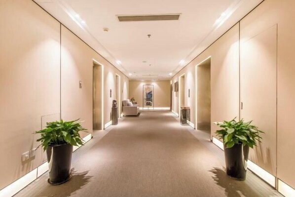 المنشأة من الداخل