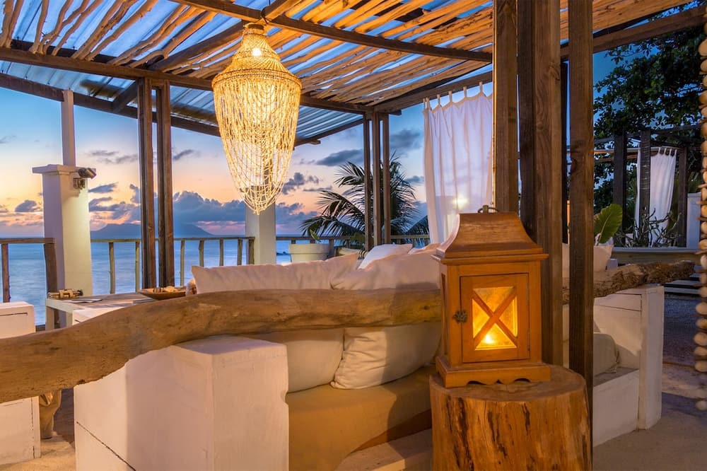 Bliss Hotel