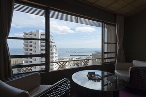 Japanese Style Room with Ocean View, Smoking/Non smoking | Living area | Flat-screen TV