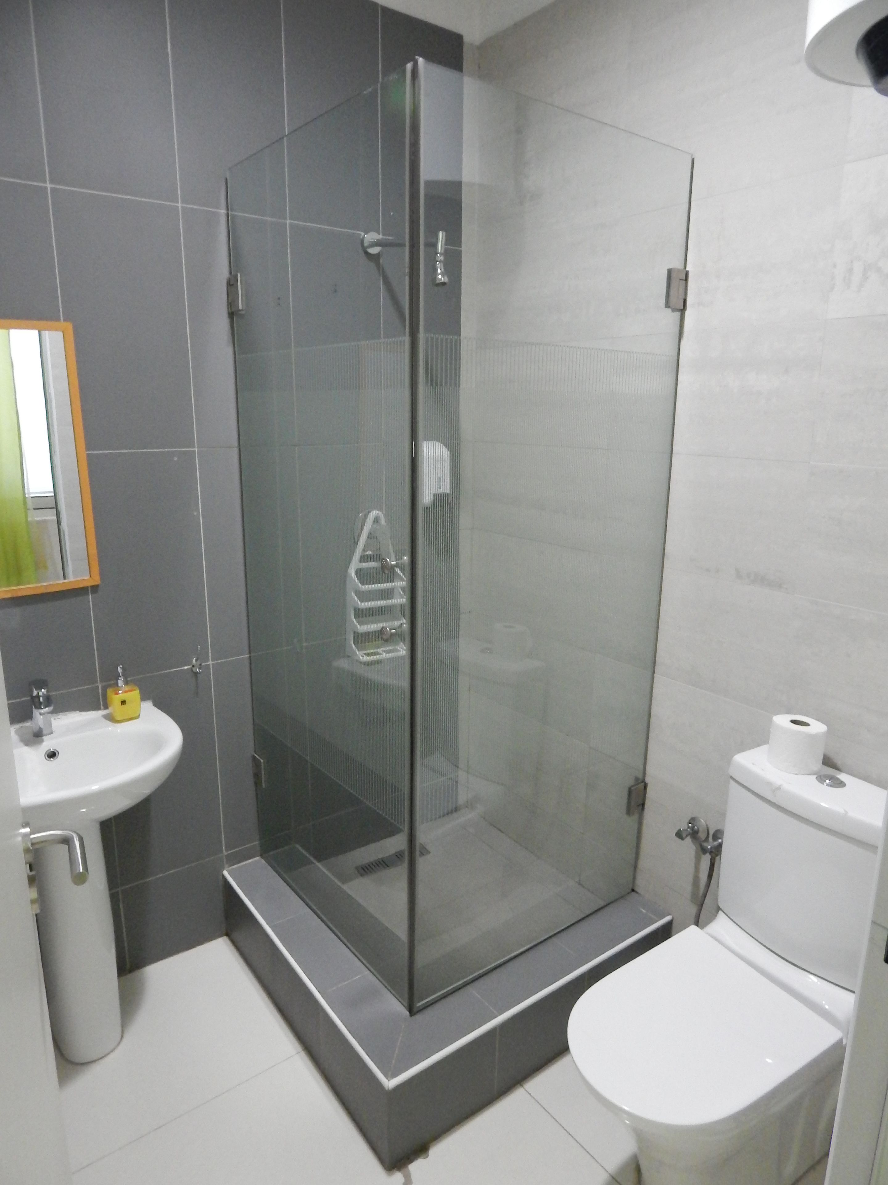 family room | bathroom | shower, free toiletries, hair dryer, towels