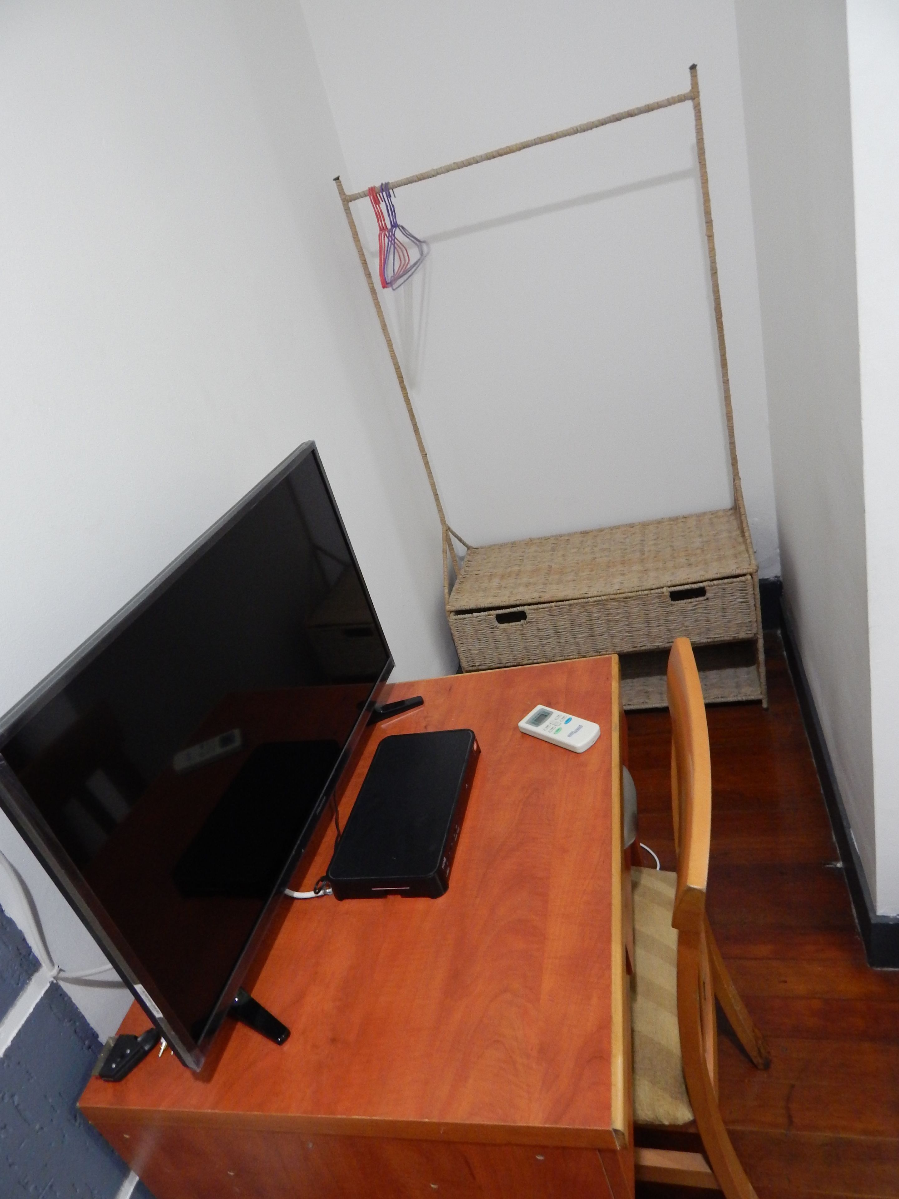 single room | desk, blackout curtains, iron/ironing board, free wifi