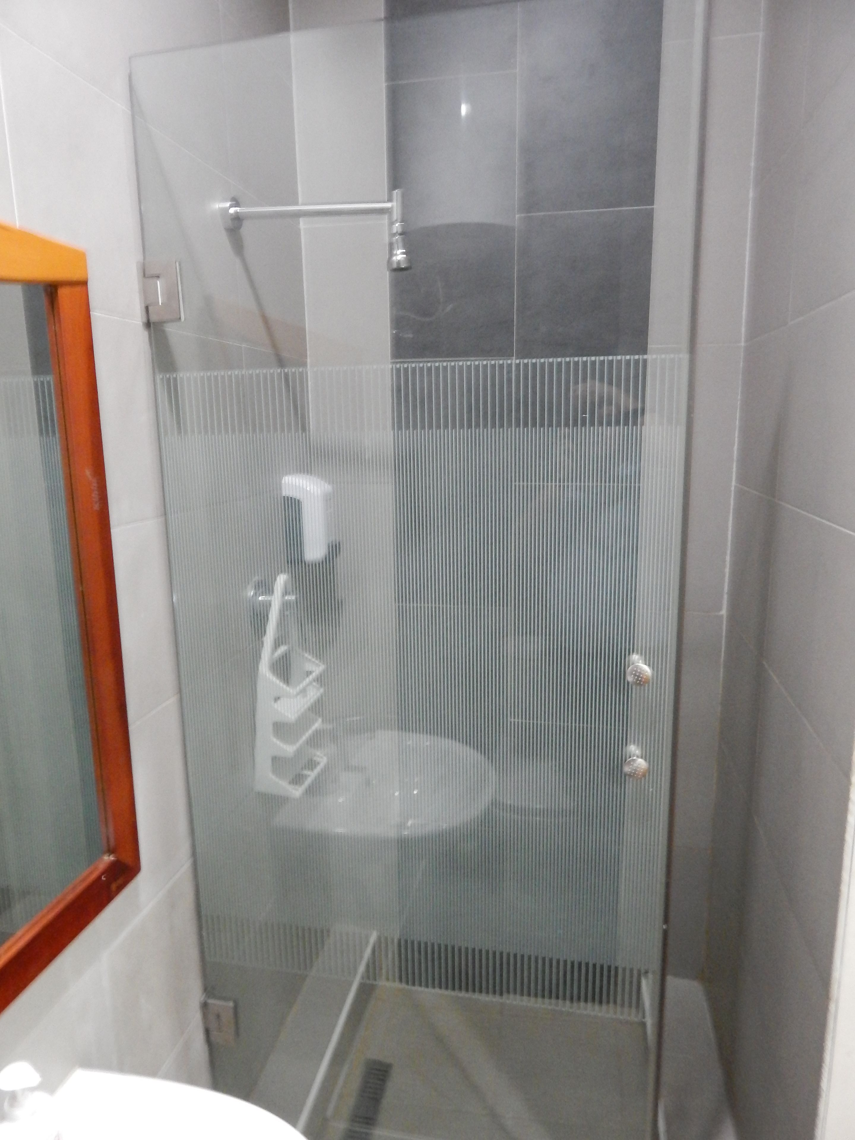 single room | bathroom | shower, free toiletries, hair dryer, towels
