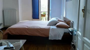 Studio Suite | Chăn bông, minibar, trang trí khác biệt, bàn