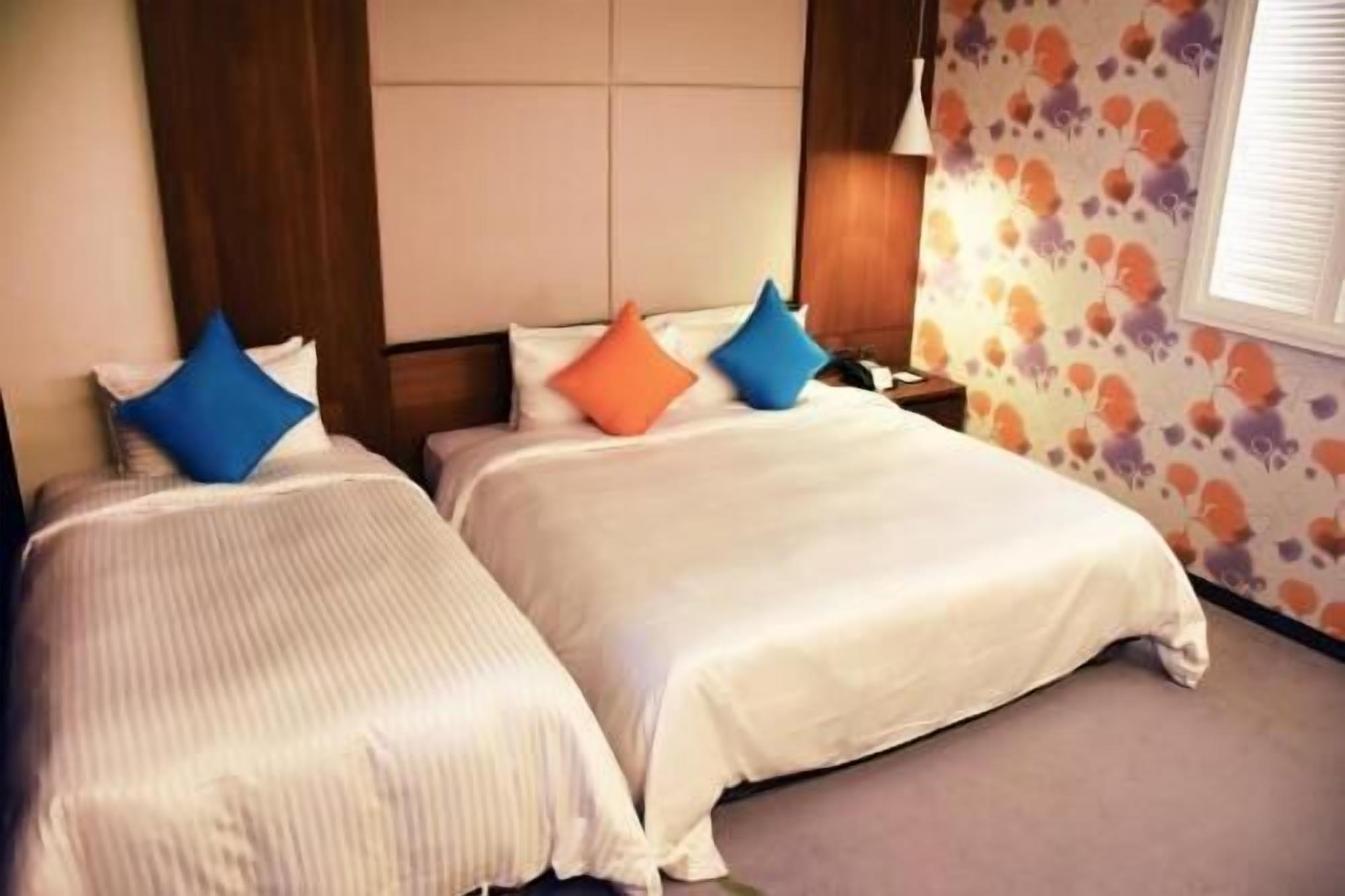 Premium bedding, down comforters, in-room safe, desk