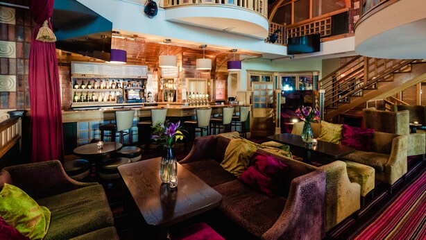 Serves lunch and dinner - Carnegie Court Hotel (Swords)