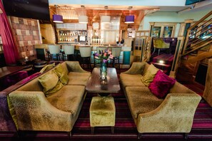 Con servicio de comidas y cenas 