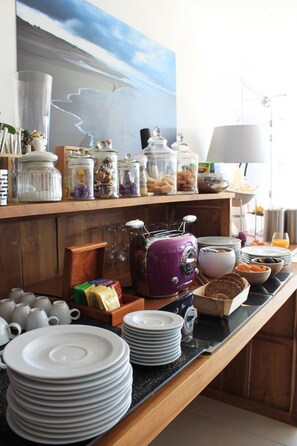 Petit déjeuner buffet servi tous les jours en supplément