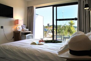 1 bedroom, premium bedding, minibar, in-room safe - Rives d'Or Hôtel (La Seyne-sur-Mer)