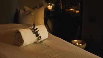 Couples treatment rooms, body treatments, Swedish massages