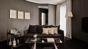 Egyptian cotton sheets, premium bedding, minibar, in-room safe