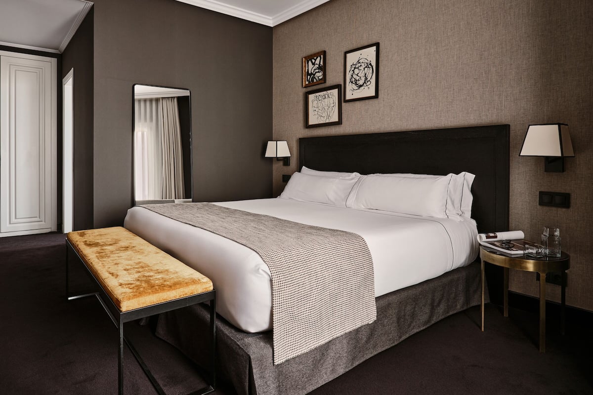 Deluxe Room, Terrace | Egyptian cotton sheets, premium bedding, minibar, in-room safe