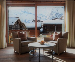 Lobby sitting area - The Capra Saas-Fee (Saas-Fee)