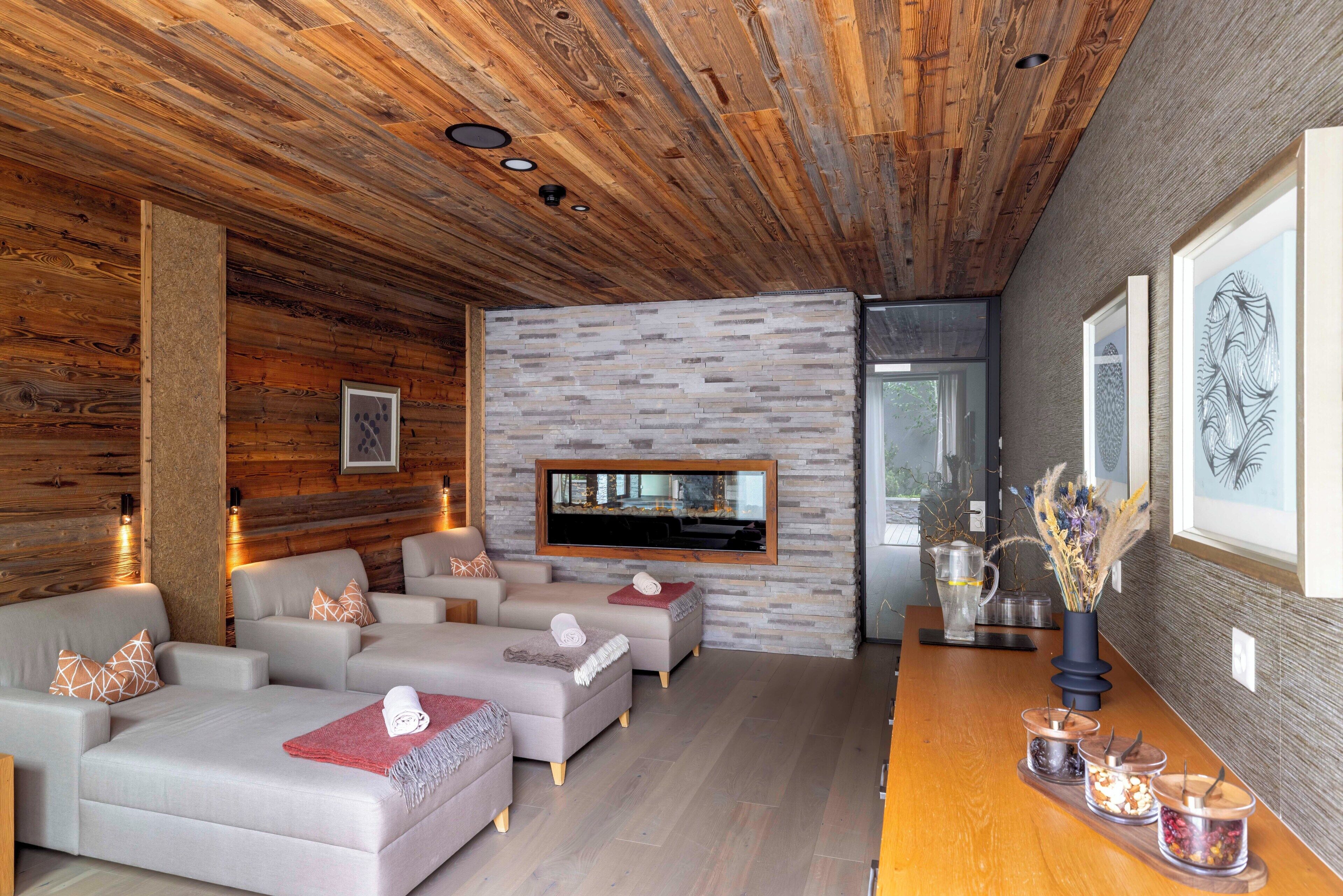 couples treatment room(s), sauna, hot tub, steam room, body treatments