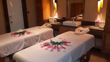 Couples treatment room(s), body treatments, massages on the beach