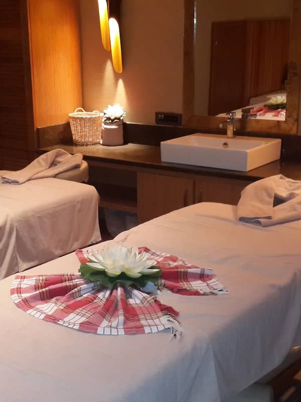 Phòng trị liệu đôi, trị liệu toàn thân, massage trên bãi biển