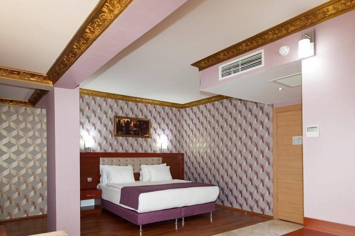 Superior Room, 1 Bedroom, City View | Hypo-allergenic bedding available, minibar, in-room safe, desk