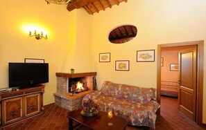 Luksusleilighet, 3 soverom, røyk, hageutsikt | Lydisolert, strykejern/-brett, barnesenger og wi-fi (inkludert)