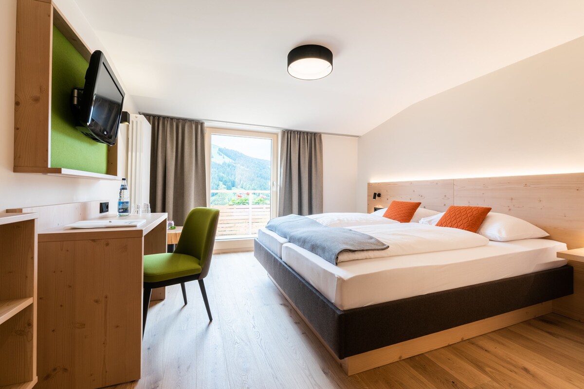 Chambre Double Standard, balcon, vue montagne | Literie hypoallergénique, bureau, Wi-Fi gratuit, draps fournis