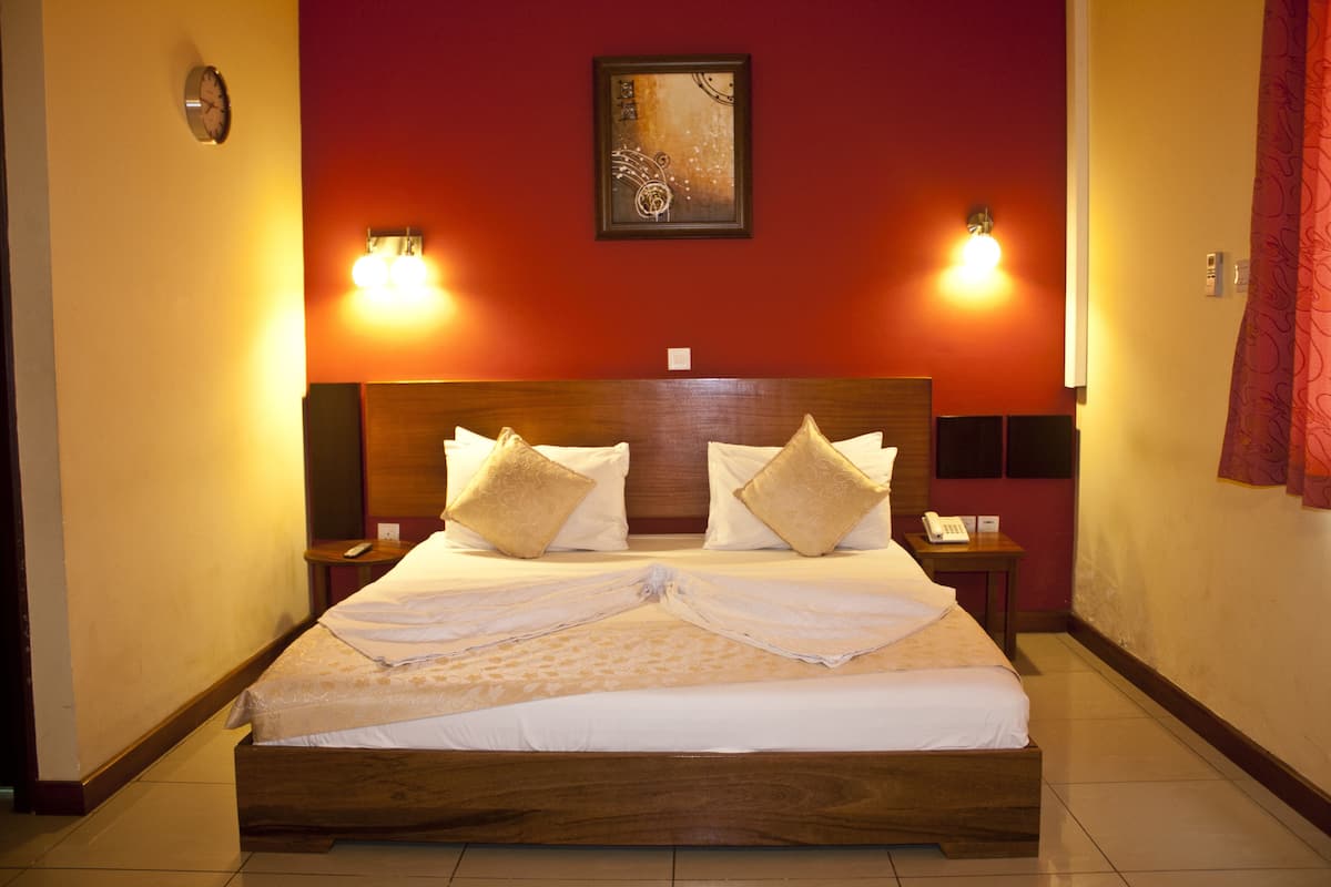 Minibar, desk, soundproofing, rollaway beds