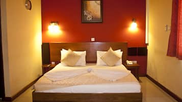 Standard Double Room | Minibar, desk, soundproofing, rollaway beds