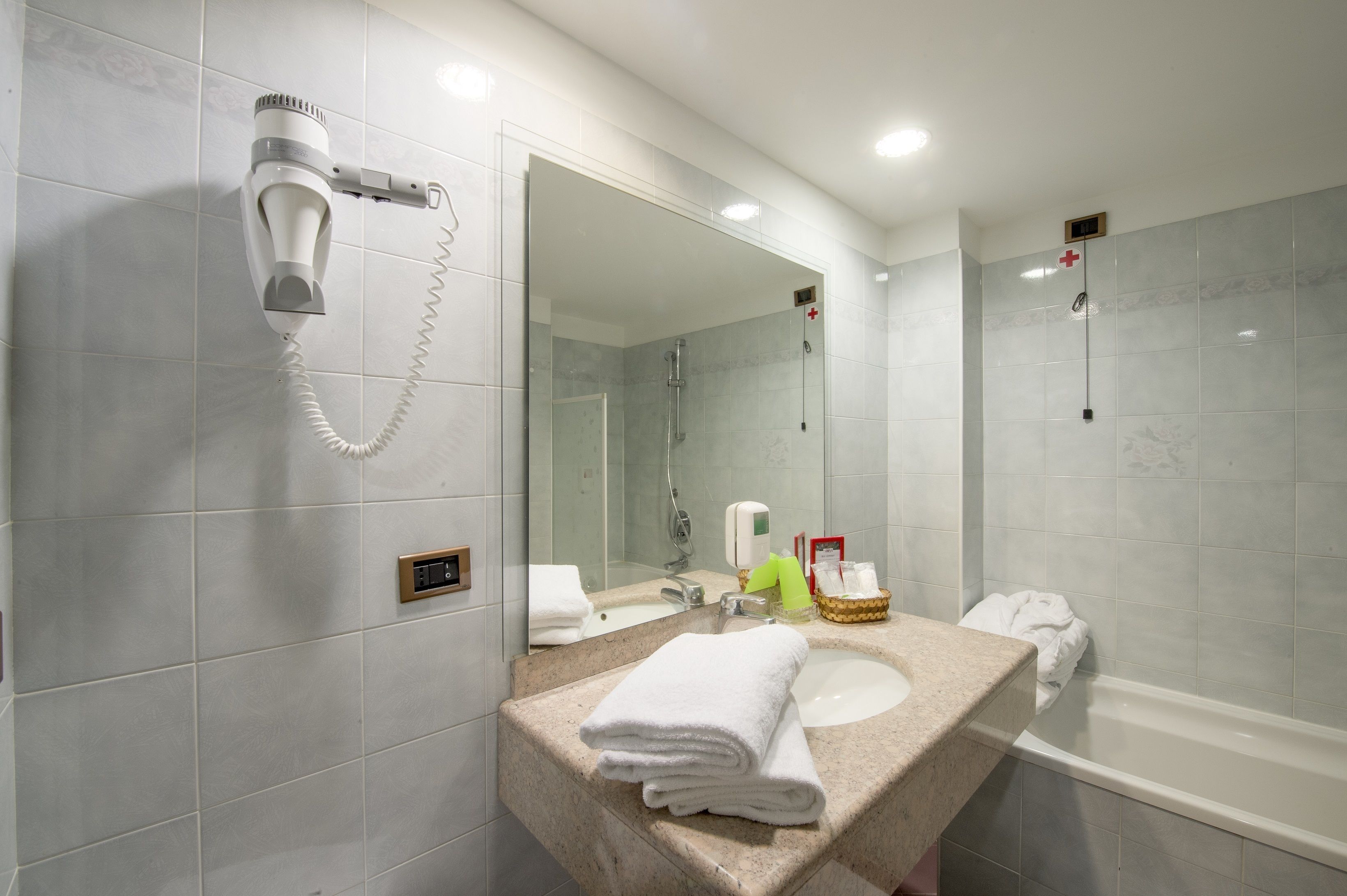 quadruple room | bathroom | shower, hair dryer, bathrobes, bidet